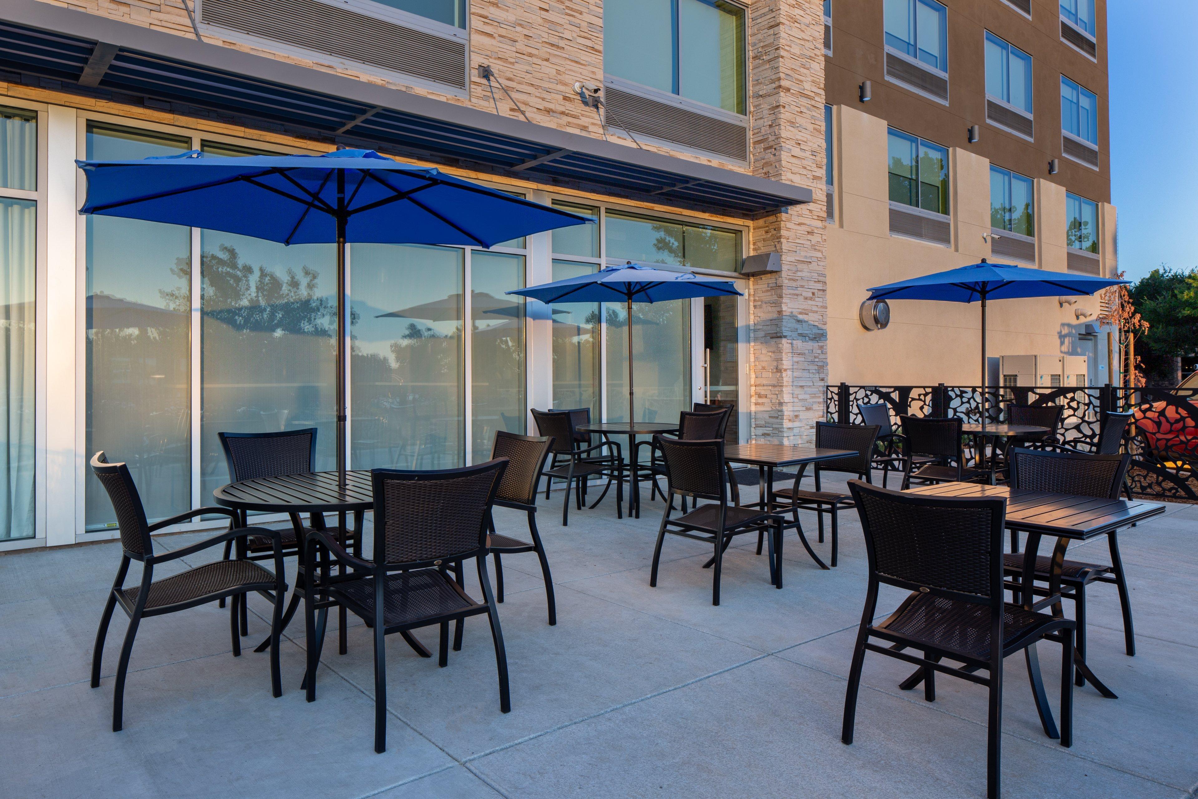 Holiday Inn Express & Suites Chico By Ihg Exterior photo